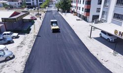 BÜYÜKŞEHİR, ELBİSTAN KÜMBET CADDESİ’Nİ YENİ GÖRÜNÜMÜNE KAVUŞTURUYOR