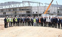 KAHRAMANMARAŞ STADYUMU YÜKSELİYOR