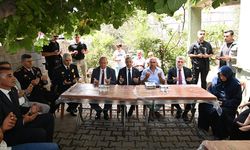 DEMOKRASİ KAHRAMANLARINA VEFA