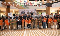 REKTÖR OKUMUŞ, BİLİMFEST’TE ÖĞRENCİLERLE