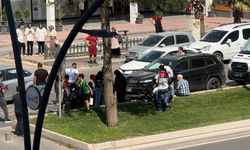 OTOMOBİL İLE MOTOSİKLET ÇARPIŞTI: 2 YARALI