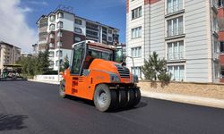 AFŞİN’DE ATLAS CAD. ASFALTI YENİLENİYOR