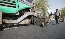 OKUL BÖLGELERİNİN YOLLARI BÜYÜKŞEHİR İLE YENİLENİYOR