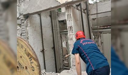 HALATI KOPAN ASANSÖR YERE ÇAKILDI: 1 ÖLÜ