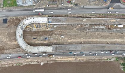 ULAŞIMI RAHATLATACAK KAVŞAK YÜKSELİYOR