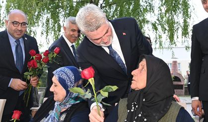 SEVİNÇ, ŞEHRİN ULU ÇINARLARIYLA PAYLAŞILDI
