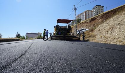 4 İLÇE 37 FARKLI NOKTADA SICAK ASFALT MESAİSİ