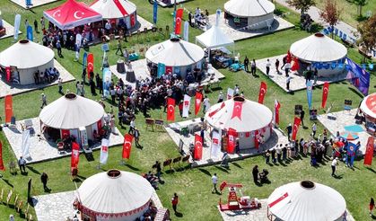 KÜLTÜREL ZENGİNLİKLERİMİZ AHLAT’TA DÜNYAYA TANITILDI