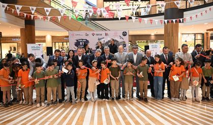 REKTÖR OKUMUŞ, BİLİMFEST’TE ÖĞRENCİLERLE