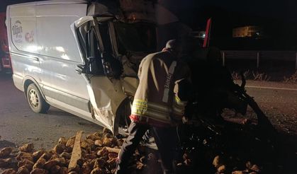 TRAKTÖR RÖMORKUNA ÇARPAN SÜRÜCÜ AĞIR YARALI