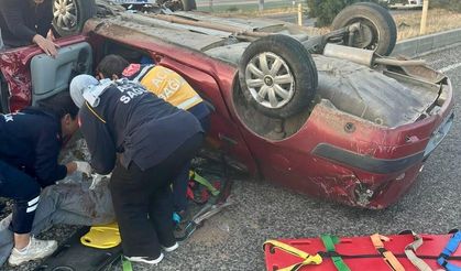 TAKLA ATAN OTOMOBİLDE SÜRÜCÜ YARALANDI