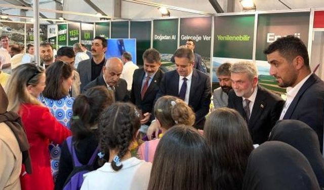 BÜYÜKŞEHİR’İN ÇEVREFEST STANDINA YOĞUN İLGİ