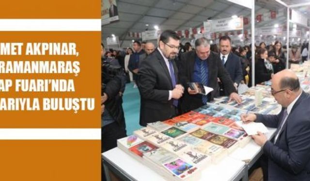 MEHMET AKPINAR, KİTAP FUARI’NDA OKURLARIYLA
