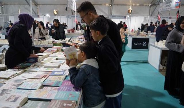 KİTAP FUARI, FİNAL GÜNÜNDE MİSAFİRİNİ AĞIRLADI