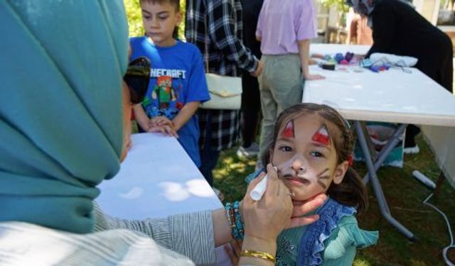 SANATLA BÜYÜYEN ÇOCUKLARIN MEZUNİYET COŞKUSU