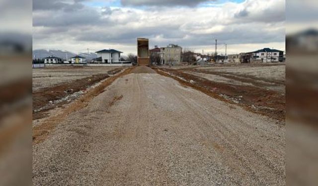 ELBİSTAN’DA CUMHURİYET MAH. YOL ÇİLESİ BİTTİ