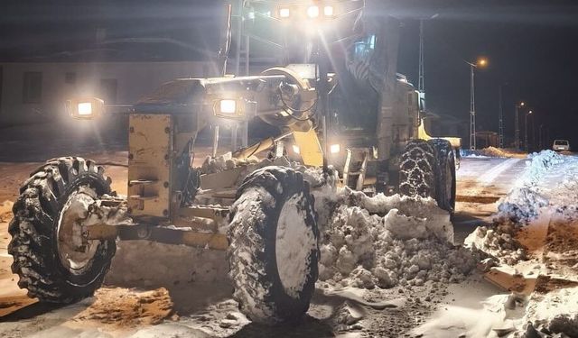 GÖKSUN KIRSALINDA KAR MESAİSİ