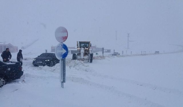 KAR VE TİPİ ULAŞIMI FELÇ ETTİ