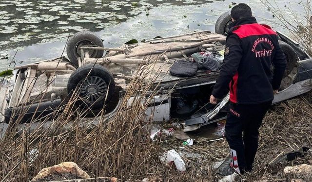 SUYA DÜŞEN OTOMOBİLDE: SÜRÜCÜ (78) ÖLDÜ