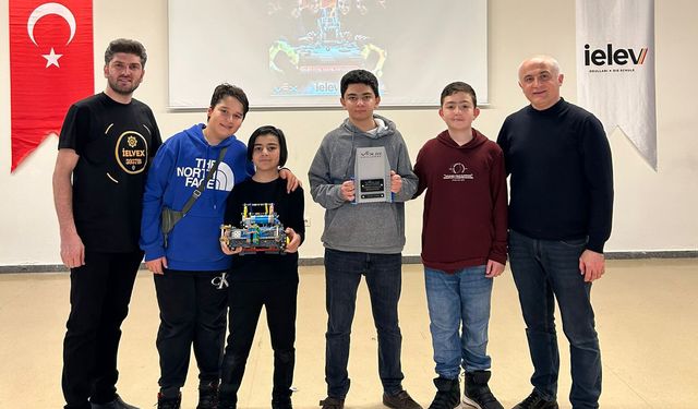 SANKO OKULLARI VEX IQ ROBOT YARIŞMASINDA 2 BİRİNCİLİKALDI
