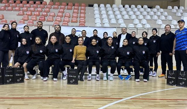 HENTBOLDA ÇİFTE BAŞARI