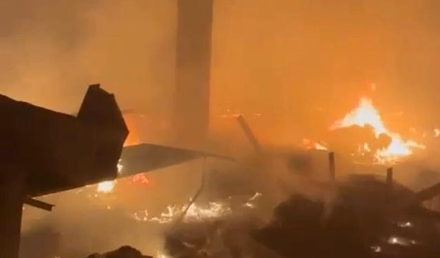 ÇIRÇIR FABRİKASIDA YANGIN