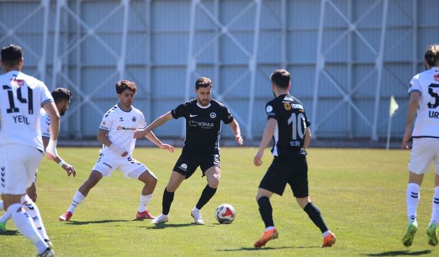 İSTİKLALSPOR ZİRVEDEN UZAKLAŞIYOR