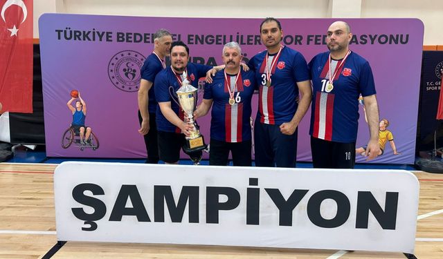 OTURARAK VOLEYBOL TAKIMI NAMAĞLUP ŞAMPİYON