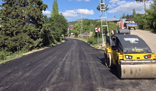 GÖKSUN’DA YOL YATIRIMLARI ARTIRARAK SÜRÜYOR