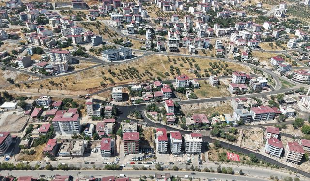 BÜYÜKŞEHİR’DEN ASLANBEY’DE ASFALT MESAİSİ