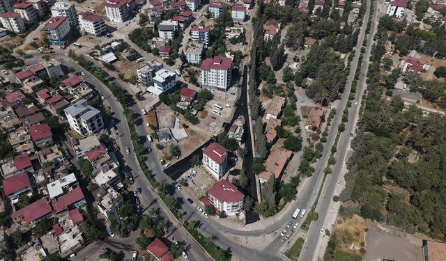 BÜYÜKŞEHİR, MÜKREMİN HALİL CADDESİ’NDE ASFALT MESAİSİNİ BAŞLATTI