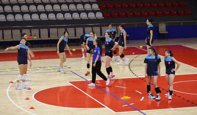 KADIN VOLEYBOL TAKIMI, 2. LİG MARATONUNA HAZIR