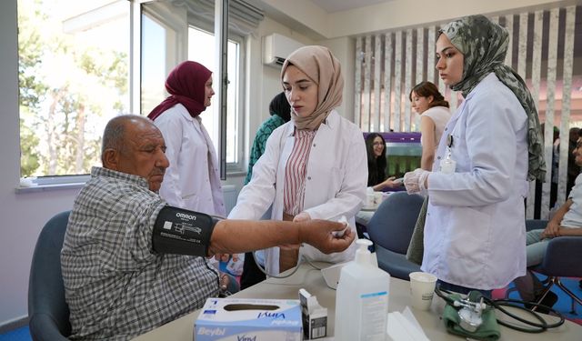 AKTİF YAŞAM MERKEZİ, HALK SAĞLIĞI HAFTASINDA SAĞLIK ÜSSÜ OLDU