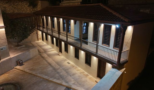 DEPREMDE HASAR ALAN 5 CAMİ DAHA YENİDEN İBADETE AÇILIYOR