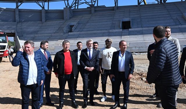 FUTBOLUN EFSANELERİNDEN STADYUMA TAM NOT