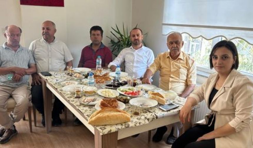 ÖZCAN ÇALIŞKAN, GAZETECİLERLE KİMLİK’TEYDİ