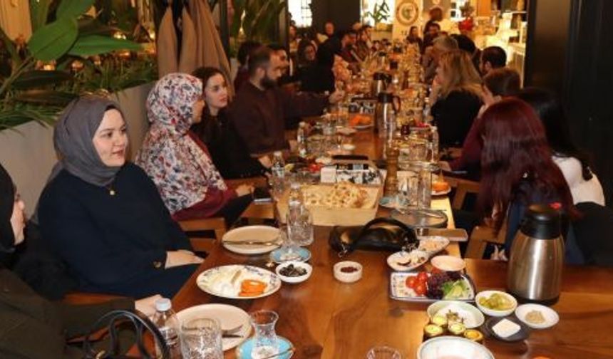 BAŞKAN KAYA: “GENÇ ECZACILARIMIZ GELECEĞİMİZDİR”