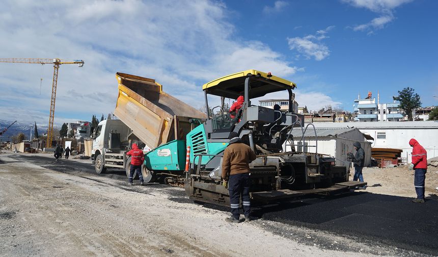 ALİ SEZAL BULVARI’NA ASFALT