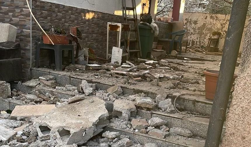 ÇATILAR UÇTU,  GERİLİM HATTI PATLADI