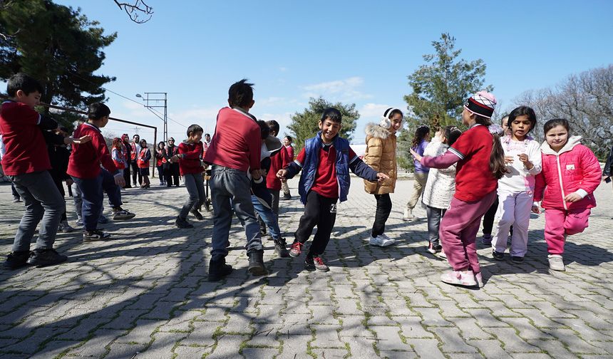 SARIÇUKUR’DA MİNİKLERE EĞLENCE VE BİLİM DOLU BİR GÜN