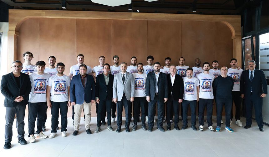 BAŞKAN TOPTAŞ, EFELER LİGİ’NE YÜKSELEN SPORCULARLA