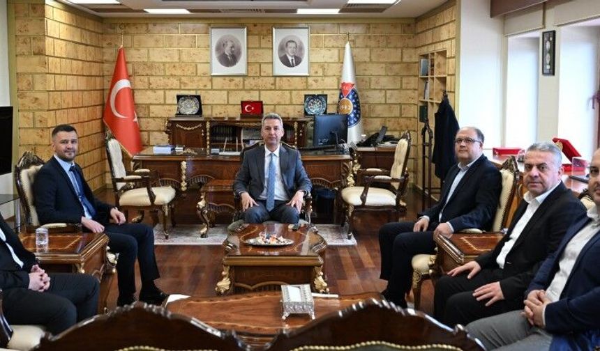 SAĞLIK-SEN ŞUBE TEŞKİLATINDAN REKTÖR OKUMUŞ’A ZİYARET