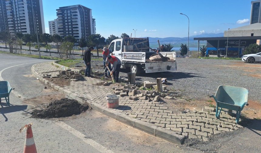 ONİKİŞUBAT BELEDİYESİ’NDEN KALDIRIM VE YOL ÇALIŞMASI