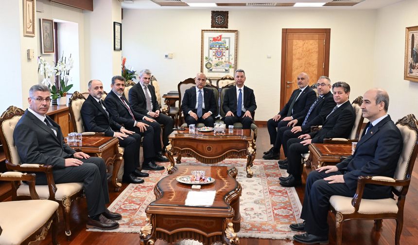 AK PARTİ’DEN REKTÖR OKUMUŞ’A HAYIRLI OLSUN ZİYARETİ