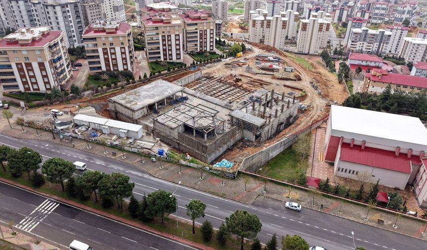 YENİ NESİL GENÇLİK VE SPOR KOMPLEKSİ YÜKSELİYOR