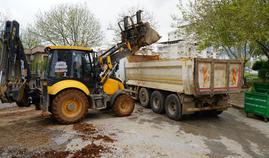 AŞIRI YAĞIŞ ALAN BÖLGELERDE YOĞUN MESAİ