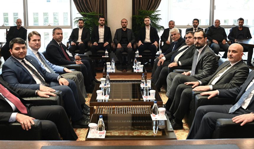 BAŞKAN GÖRGEL, AK PARTİ MKYK ÜYESİ ÜNAL’I MAKAMINDA AĞIRLADI