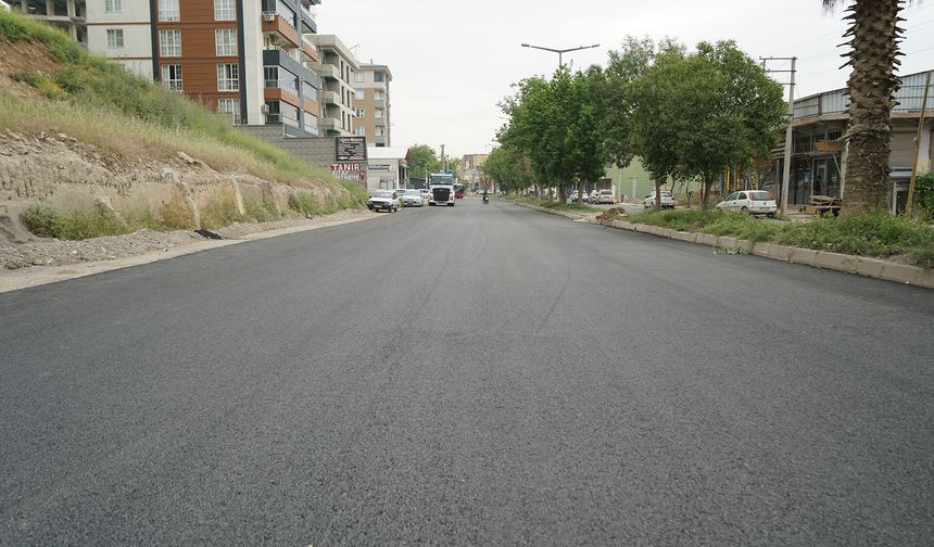 BÜYÜKŞEHİR, DULKADİROĞLU ŞEYH ŞAMİL CAD. ASFALTINI YENİLEDİ