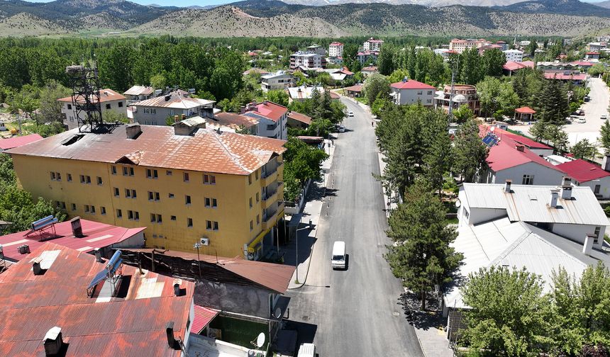 GÖKSUN’DA ATATÜRK VE Y.EMRE CAD. YENİLENDİ
