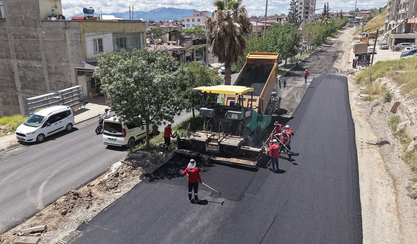 DOĞUKENT YOLUNDA ASFALT MESAİSİ SÜRÜYOR